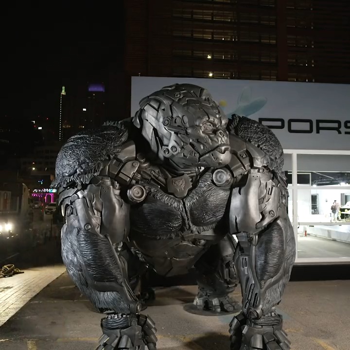 The biggest stars of #SXSW. Literally. Coming soon to a city near you. #Transformers #RiseOfTheBeasts