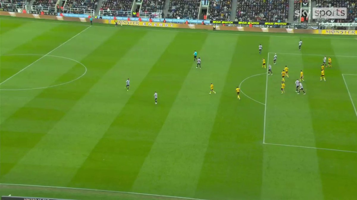 Sign him up! 😅 What a touch this was from the ball boy... 😮