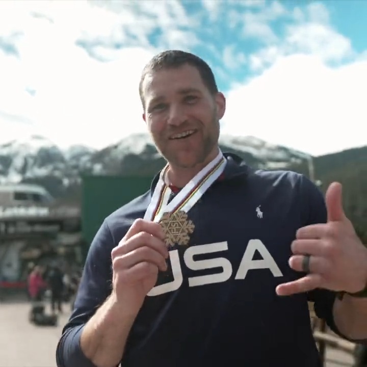 We caught up with 🥉 Mike Schultz from the mountains of La Molina 🏔️ Btw, Mike builds prosthetics not only for himself to compete but for multiple athletes on the U.S. Paralympics Snowboarding team.