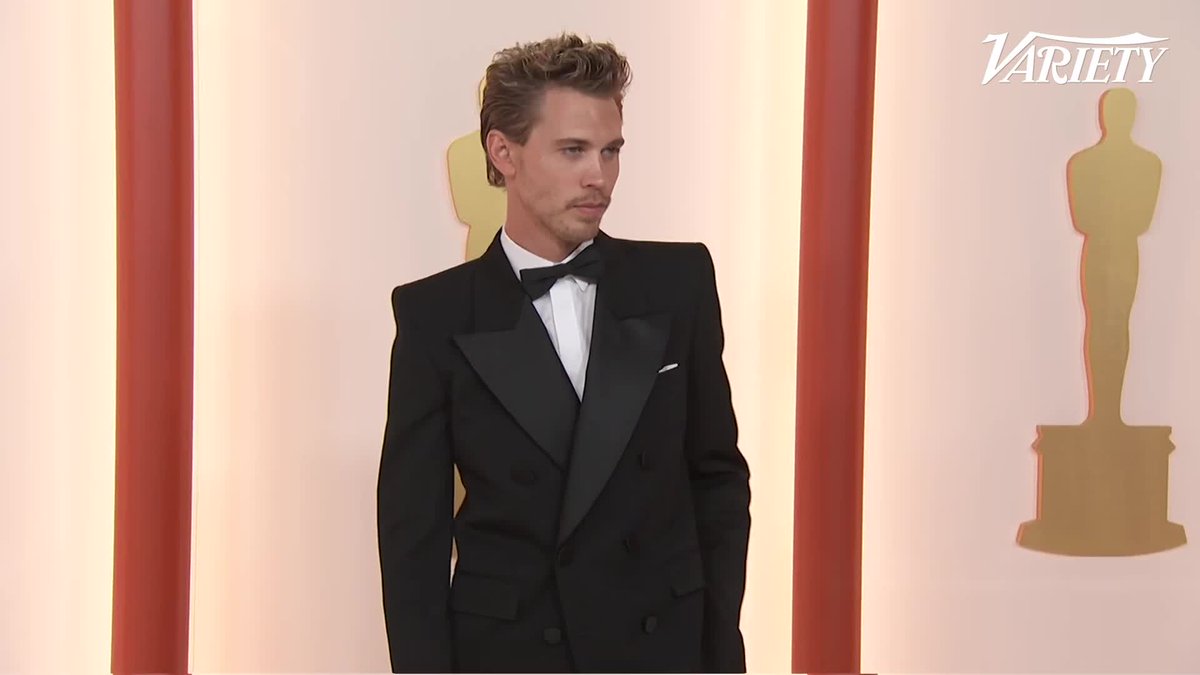Best Actor nominee Austin Butler looks dapper at the #Oscars.