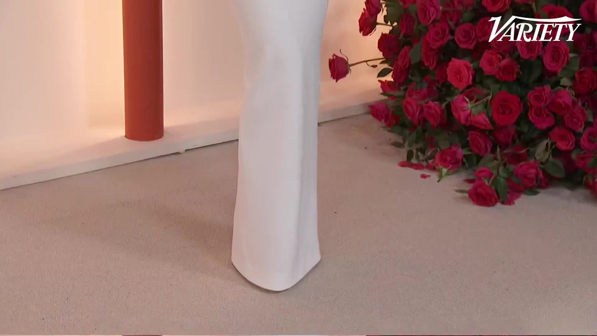 Emily Blunt is elegant at the #Oscars.