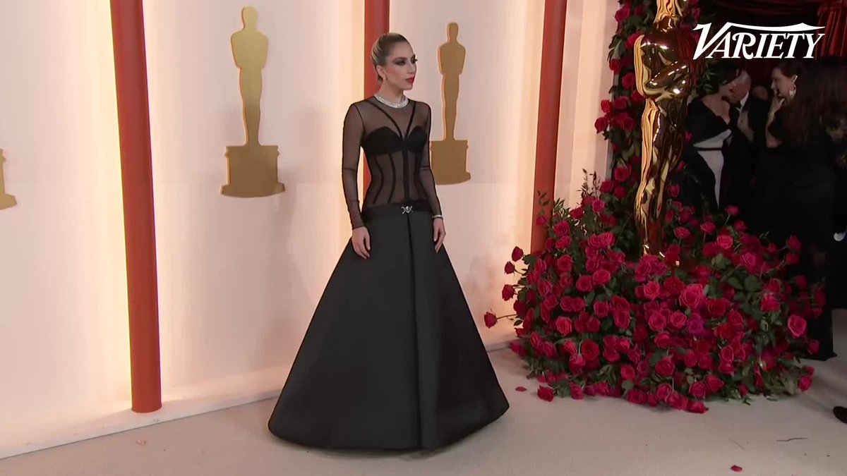 Lady Gaga is breathtaking the #Oscars.