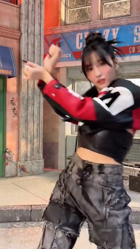 #SETMEFREE Challenge #MOMO on TikTok 지금 틱톡에서 함께하세요!🪩🕺 📌Listen "READY TO BE" Here🗝 #TWICE #트와이스 #READYTOBE