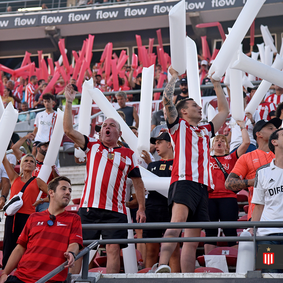 🏟️🇦🇹 Tremendo recibimiento al equipo desde los cuatro costados de UNO. ¡Dejanos tu foto y/o video de ayer! 👇📱