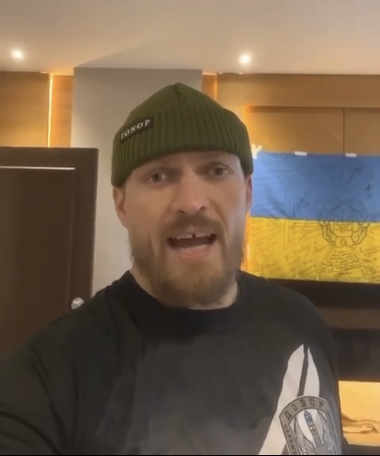 ‼️ Oleksandr Usyk fires back at Tyson Fury now demanding for their fight to have no rematch clause: "Stop whining and ducking, be a man. Ink the contact or vacate the belt." [📽️ @Usykaa]