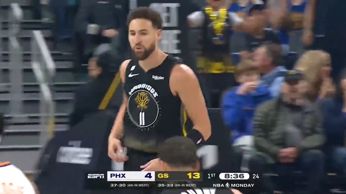 Klay has this way of making the hoop look as wide as the Bay. 💦 33 PTS 💦 8 3PM 💦 12-18 FGM Not bad for a first half on ESPN.