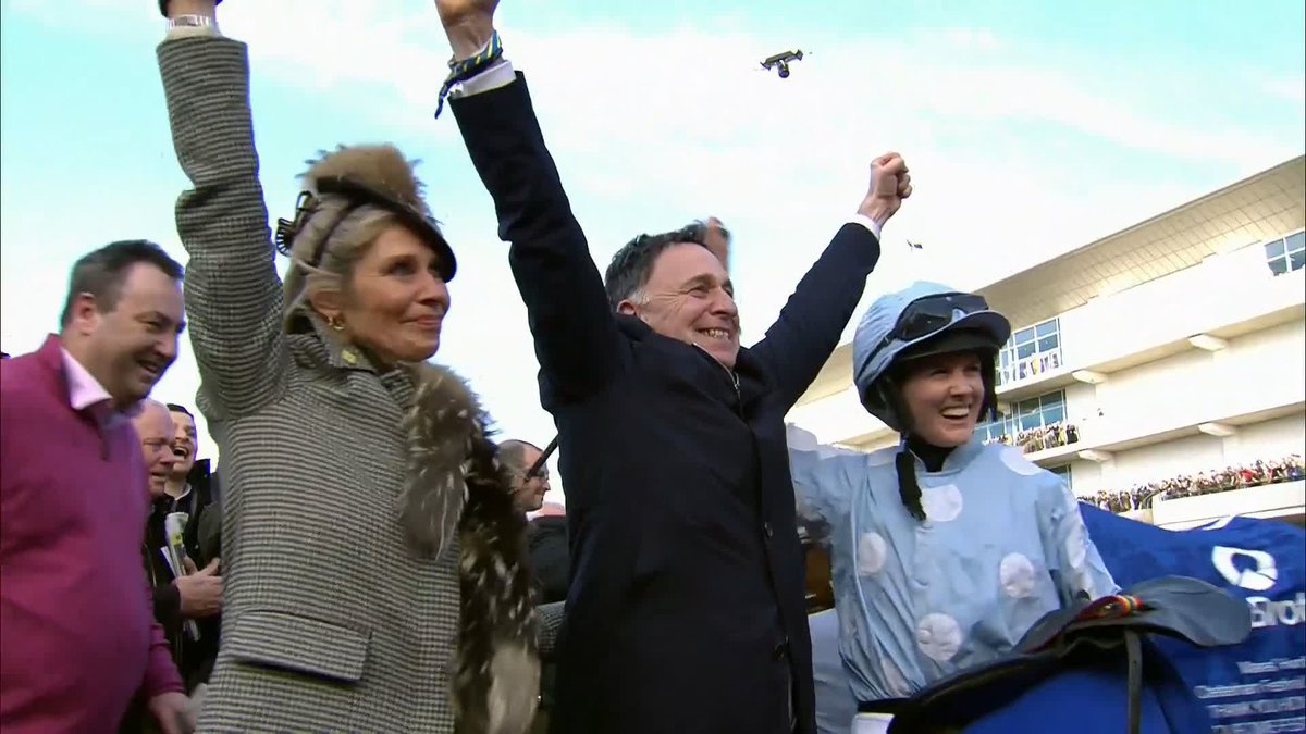 🔊 The kind of ovation reserved for legends 👏👏👏 A magic CheltenhamRacecourse moment #ITVRacing | #CheltenhamFestival | Rachael Blackmore | Henry de Bromhead