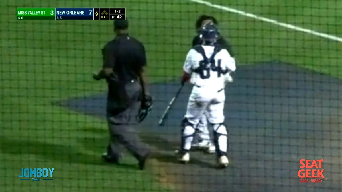Umpire gets suspended for this call, a breakdown