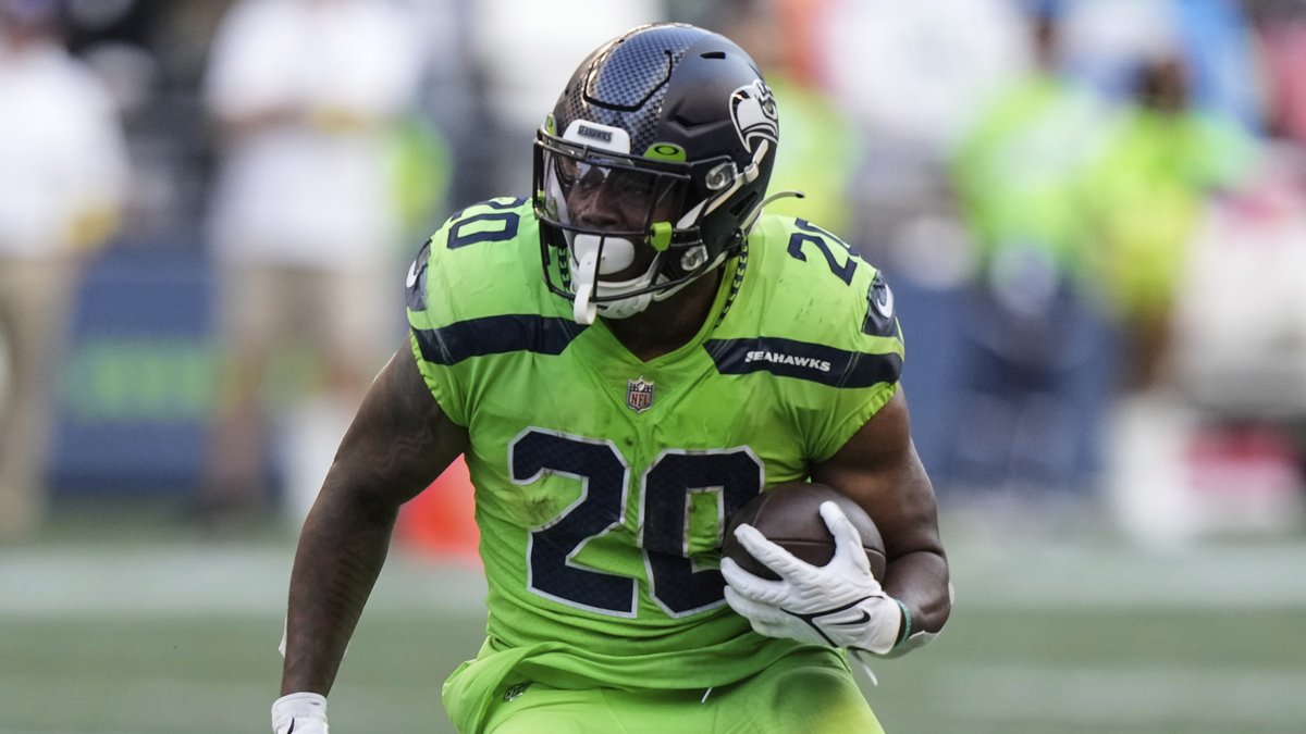 Rashaad Penny isn't an easy man to bring down. 😤 Philadelphia Eagles got themselves a baller. Rashaad Penny