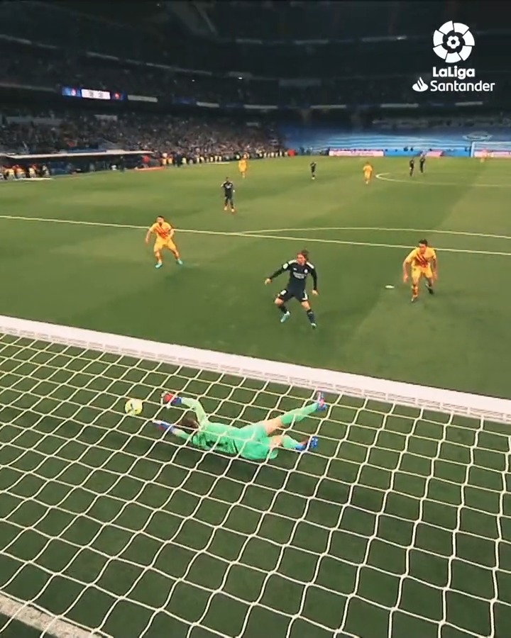 El único e irrepetible... ¡𝐒𝐩𝐢𝐝𝐞𝐫 𝐒𝐭𝐞𝐠𝐞𝐧! 💙🕷️ ❤️ #LaLigaSantander | #ElClásico FC Barcelona