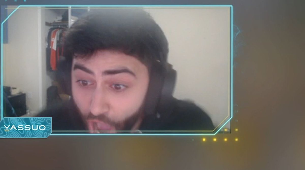 This is one of the funniest clips I've ever seen on CS:GO... Moe 😂😂😂