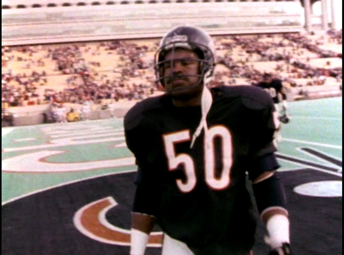 As much as any athlete to ever step on a football field, Chicago Bears great Mike Singletary personified intimidation. #GoldJacketSpotlight