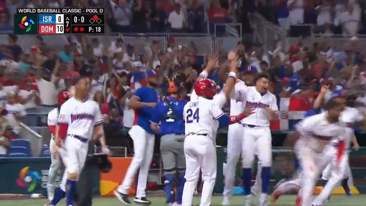 Jean Segura sends Team Dominican Republic to a win-or-go-home matchup tomorrow night against Team Puerto Rico! #WorldBaseballClassic