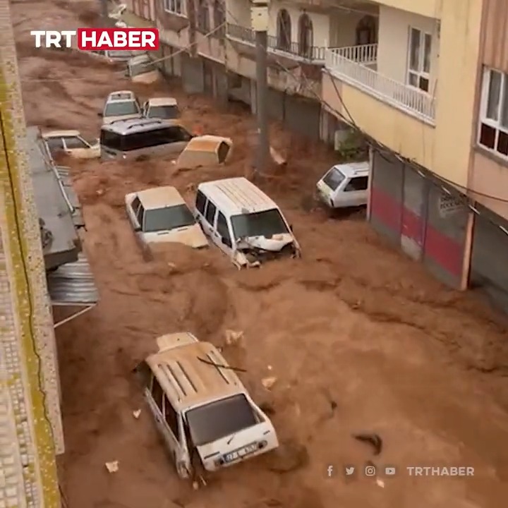 Geçmiş olsun #Şanlıurfa Rabbim beterinden korusun #yağmur #selfelaketi #balıklıgöl