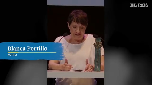 "Soy una mujer de 59 años que la mayor parte del tiempo tiene miedo y frío y que necesita desesperadamente cariño y apoyo. Que prefiere vaqueros a trajes de noche. Las cañas con los amigos al champán de las fiestas, que prefiere el amor a la admiración"