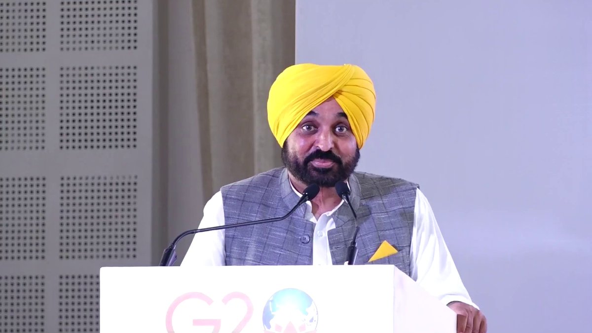 ਅੱਜ ਤੋਂ 1 ਸਾਲ ਪਹਿਲਾਂ ਅਸੀਂ ਸਹੁੰ ਚੁੱਕੀ ਸੀ ਪੰਜਾਬ ਨੂੰ ਸਿੱਖਿਆ ਤੇ ਸਿਹਤ ਖੇਤਰ ਦਾ ਹੱਬ ਬਣਾਉਣਾ ਸਾਡੇ ਮਕਸਦ ਨੇ…16 ਨਵੇਂ ਮੈਡੀਕਲ ਕਾਲਜਾਂ ਦੇ ਨਾਲ 117 ਸਕੂਲ ਆਫ਼ ਐਮੀਨੈਂਸ ਅਸੀਂ ਖੋਲ੍ਹਣ ਜਾ ਰਹੇ ਹਾਂ…