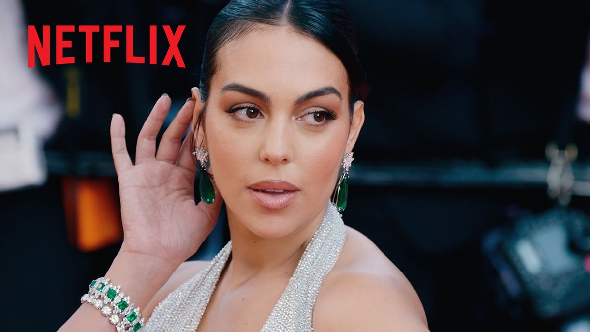 Queridas, Georgina está de vuelta. 💎👑 Soy Georgina, temporada 2, llega el 24 de marzo. ¿Están listas? 💅🍸