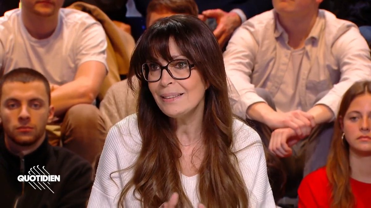 « Le couple, c'est une histoire de préférence. Dès qu'on met des gens ensemble, immanquablement, une personne vous intéresse plus qu'une autre » La psychanalyste Cécilia Commo est l'invitée de #Quotidien
