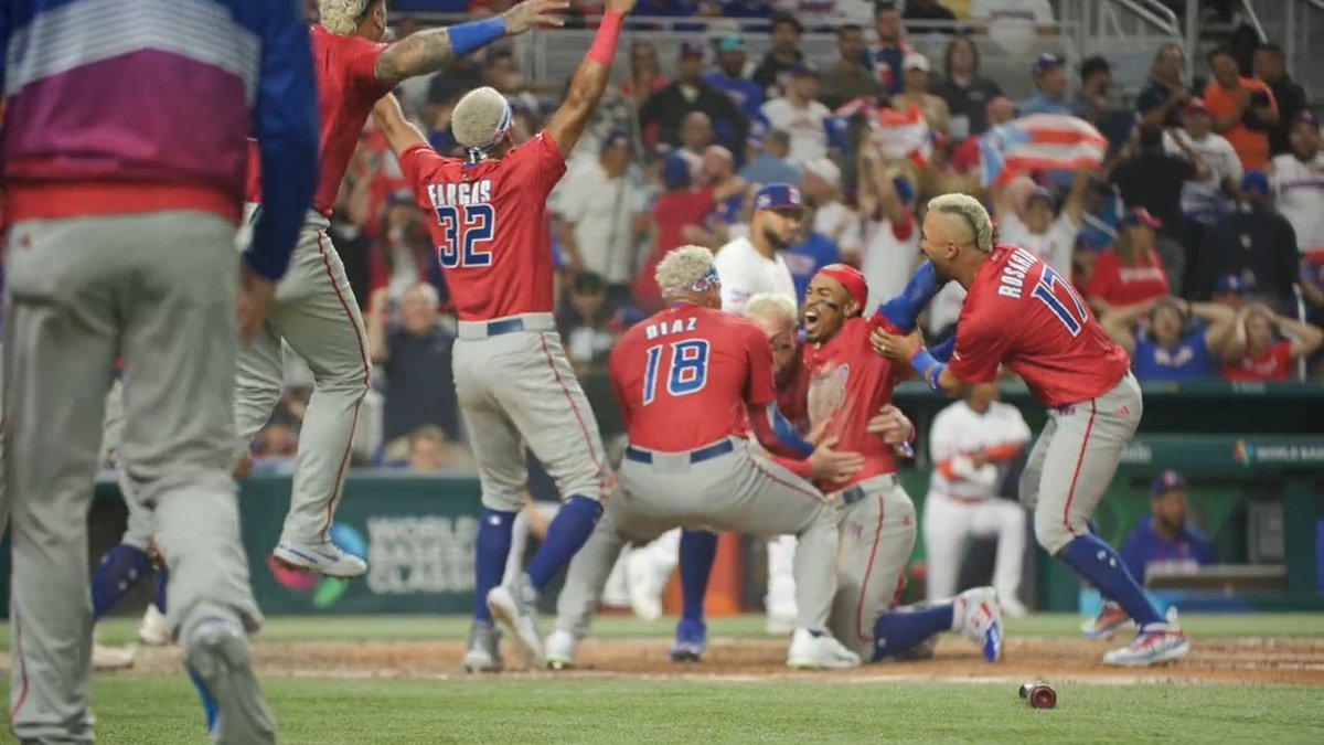 LINDOR! ALL THE WAY HOME! #WorldBaseballClassic