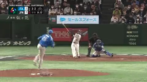 【 #侍ジャパン 】4番 #吉田正尚 のマッチョパワー炸裂！！ライトスタンドに打った瞬間確信のホームランです🙌 #ワールドベースボールクラシック