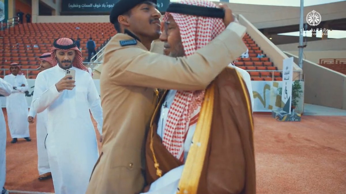 فرحة خريج .. #كلية_الملك_عبدالعزيز_الحربية