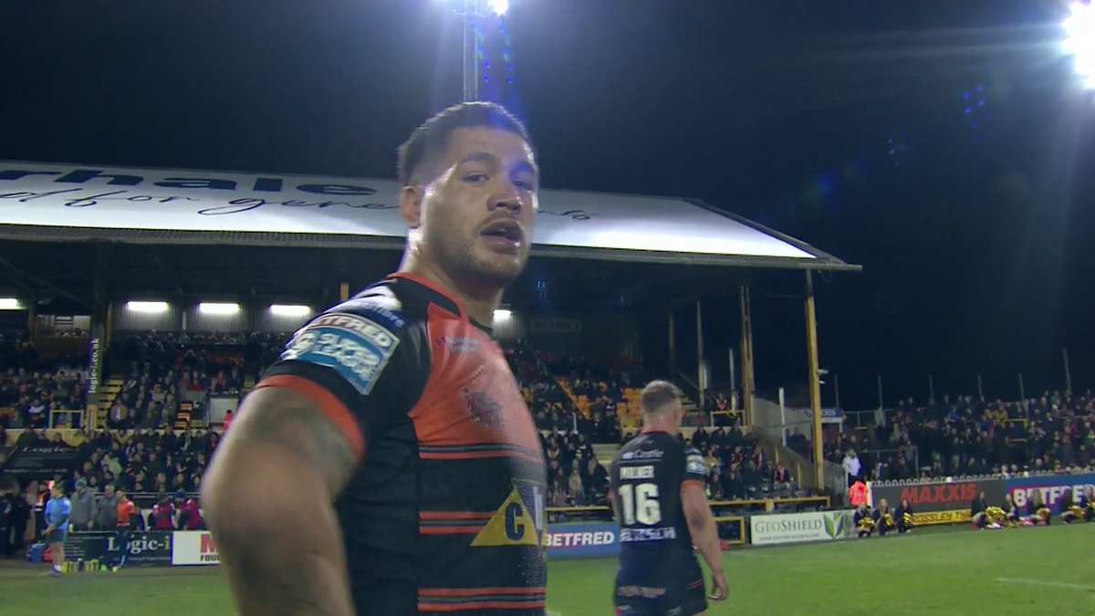 Faraimo AGAIN 💪 Castleford retake the lead from a scrum!