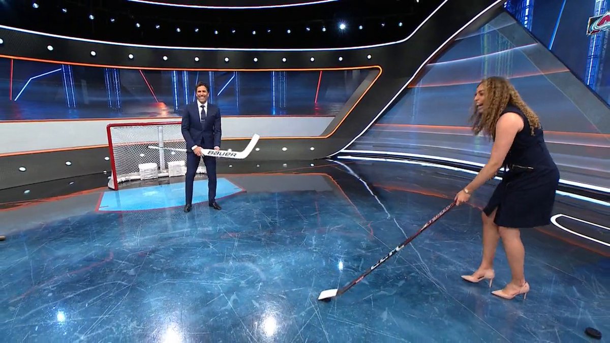 Listen up as Professors Sarah Nurse (Sarah Nurse) and Henrik Lundqvist (Henrik Lundqvist) give us a lesson. 📚 (via NHLonTNT)
