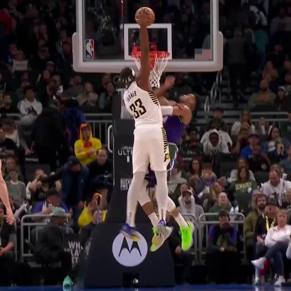 MYLES TURNER POSTERIZED GIANNIS 😱