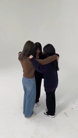 나는 셋미프리 근데 뛰어🦘 📌Listen "SET ME FREE (Remixes)" Here🗝 #TWICE #트와이스 #READYTOBE #SETMEFREE