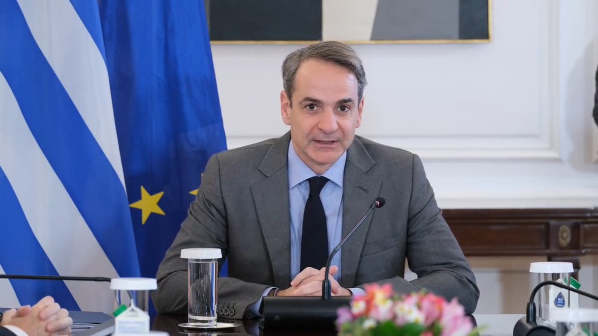 Προχωράμε στην τρίτη διαδοχική αύξηση του κατώτατου μισθού, κατά 9,4%. Έτσι από την 1η Απριλίου, αυτός θα φτάσει τα €780 από τα €650 που ήταν το 2019. Κάτι που σημαίνει ότι από τότε έχουν προστεθεί ετησίως σχεδόν τρεις επιπλέον μισθοί στο εισόδημα περίπου 600.000 εργαζομένων.