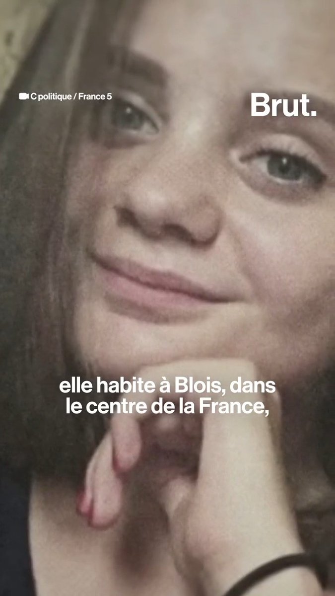 "Le drame c'est qu'elle a demandé de l'aide à plusieurs policiers et on ne l'a pas crue." Chloé avait 24 ans lorsque son ex-petit ami a tenté de la tuer. Elle avait déjà tenté de déposer plainte. Son histoire, l'histoire d'une survivante d'un féminicide, sa mère la raconte.