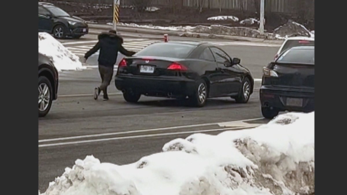 A Toronto man jumps into action to save another man’s coffee from the roof of his car. #TheMoment