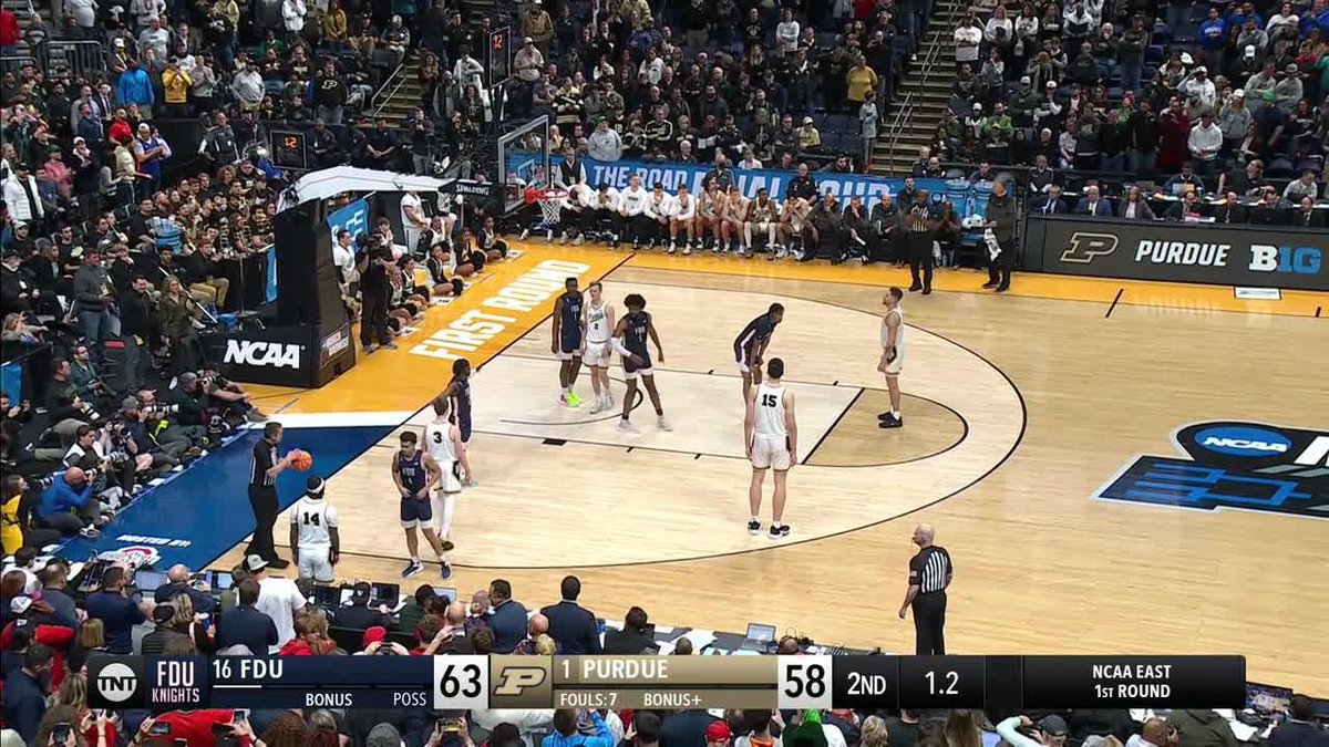 (16) FDU UPSETS (1) PURDUE 😱😱😱 MARCH. KEEPS. ON. GIVING. #MarchMadness