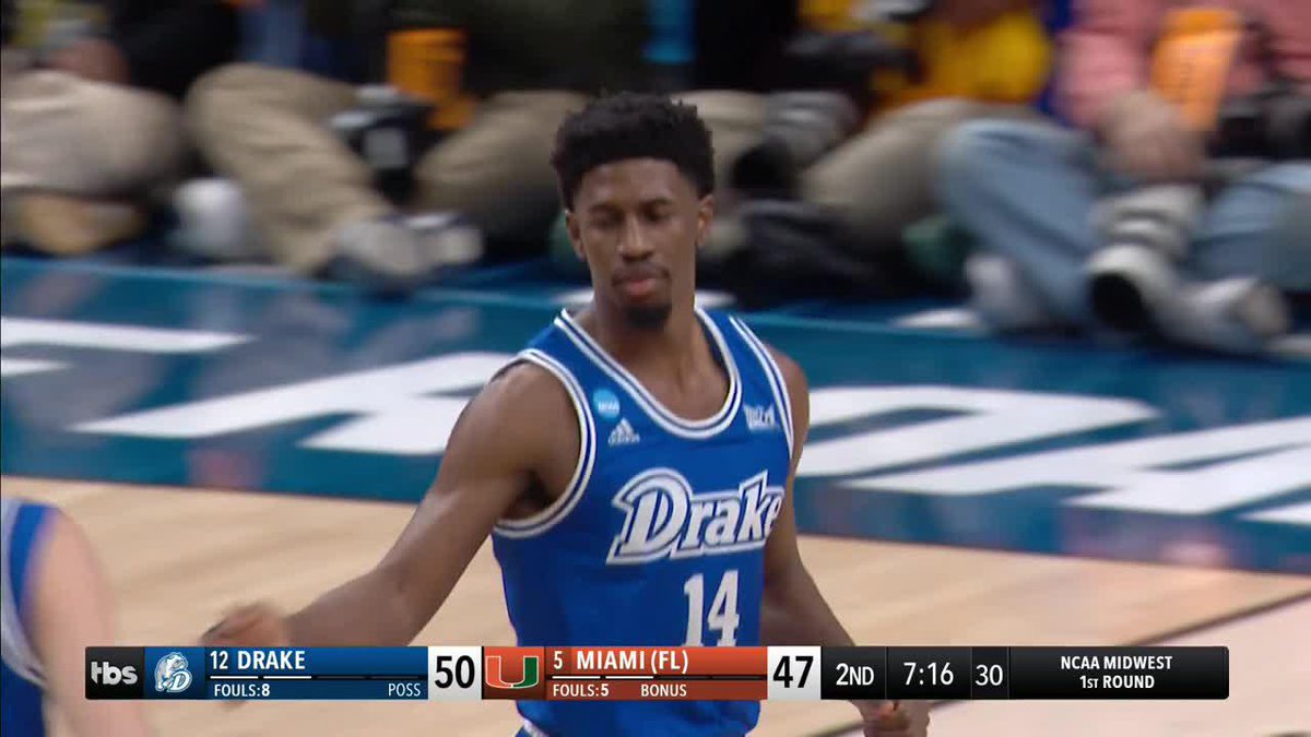 BACK-TO-BACK TRIPLES BY CALHOUN! 🏹 No. 12 Drake leads No. 5 Miami 53-47. #MarchMadness