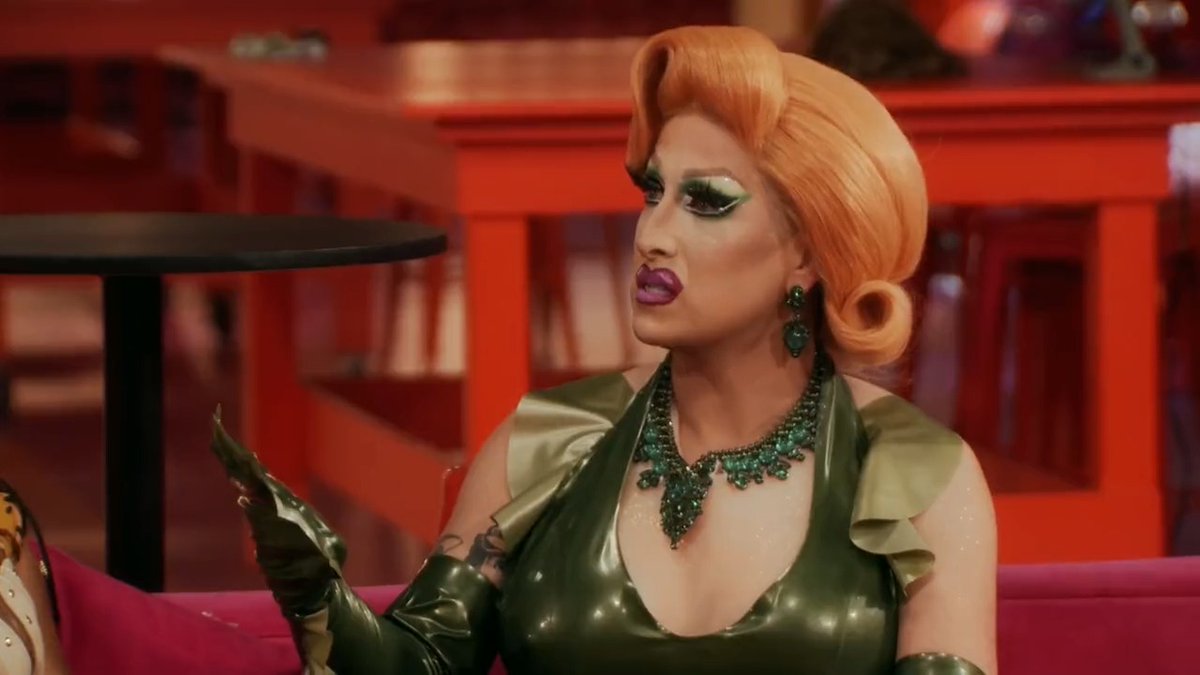 Tensions rise in #Untucked as the Queens discuss their answers to Mama RuPaul's question on the main stage... 👀 #DragRace