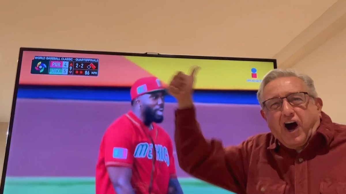 Sólo la política en favor de los pobres es mayor a la pasión por el béisbol. México 5-Puerto Rico 4 ¡Felicidades, caballos! 🇲🇽