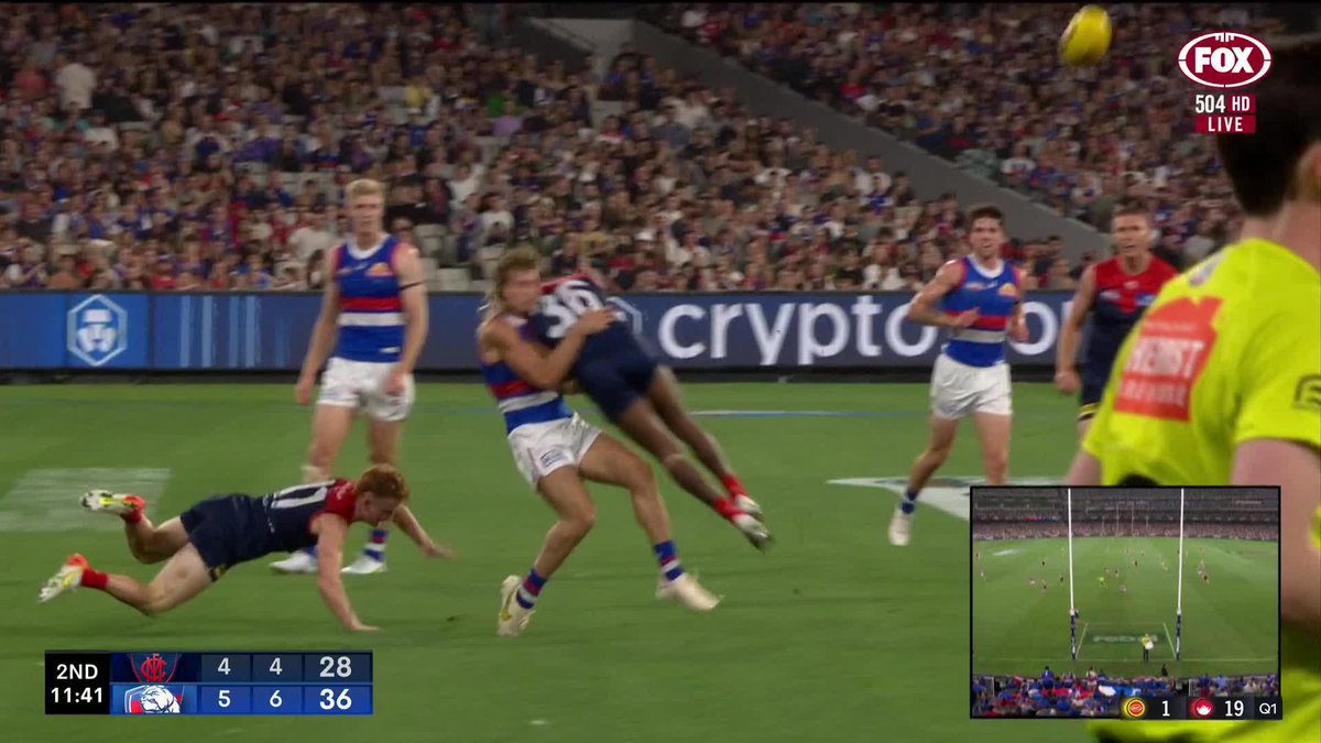Pickett has been put on report for this late hit on Bailey Smith. 📺 WATCH #AFLDeesDogs LIVE on ch. 504 or stream on Kayo: ✍️ BLOG 🔢 MATCH CENTRE