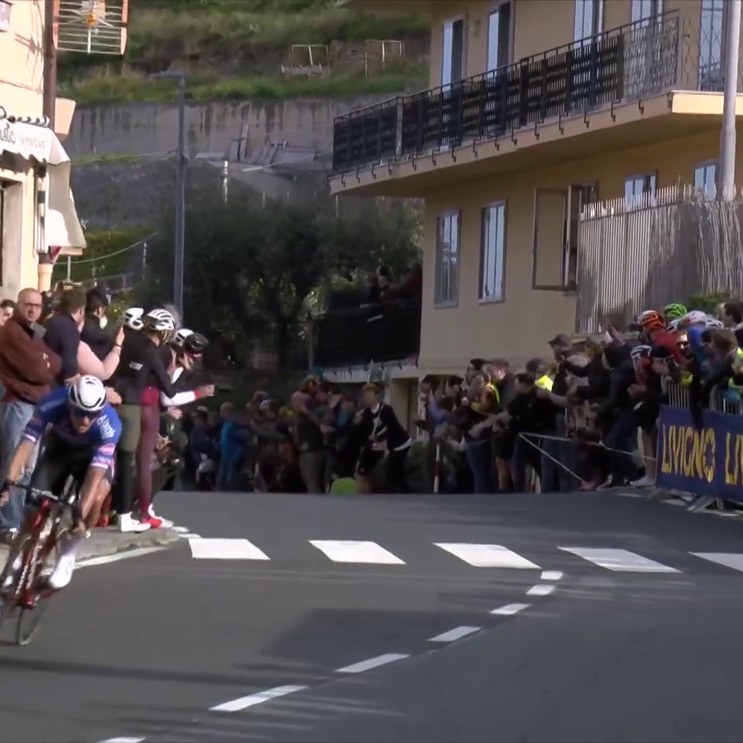 Mathieu van der Poel attacks! Is the cyclo-cross world champion going to claim the first monument of the season? #MilanoSanremo