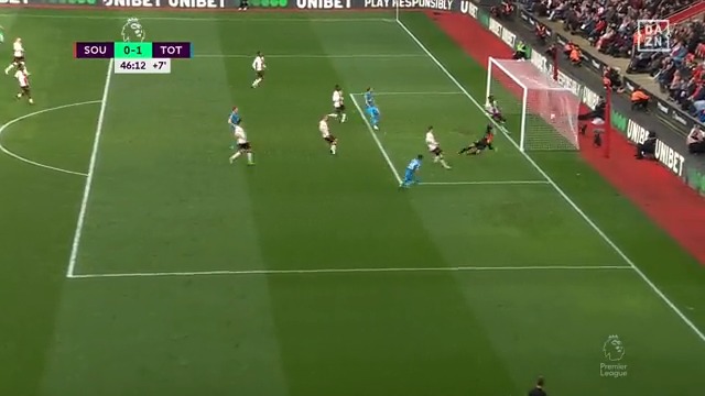 Estrenarte como goleador en la Premier League está bien, hacerlo con este GOLAZO ya es otro nivel 🔥 ¡Qué maravilla de golpeo de Pedro Porro para adelantar al Tottenham! 🎯 #PremierLeagueDAZN ⚽ 🏴