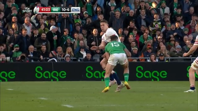 England's afternoon gets a lot tougher 🟥 Do you think Freddie Steward deserved to see red for this? 🤔 #GuinnessSixNations | #ITVRugby