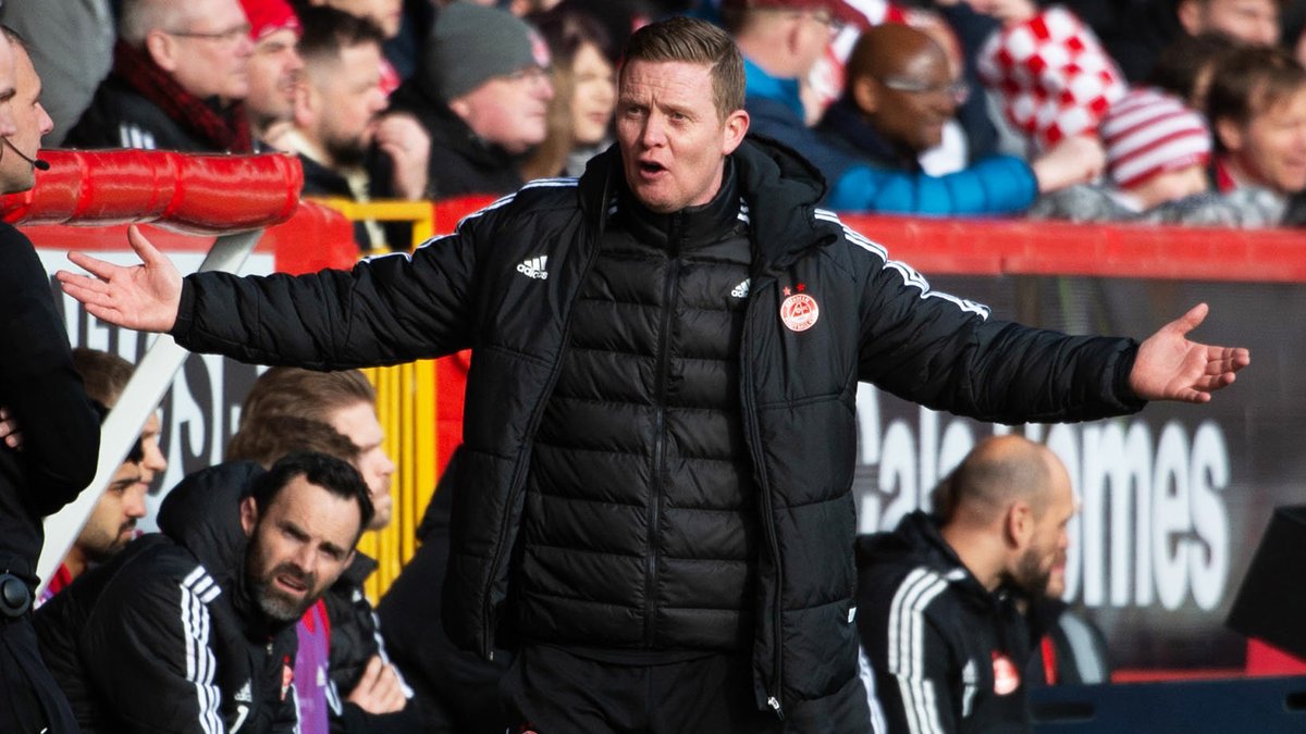 💬 "It looked like an Aberdeen team that the fans can excited about." 📺 Barry Robson spoke to RedTV after today's 3-0 victory over Hearts. #StandFree | #cinchPrem