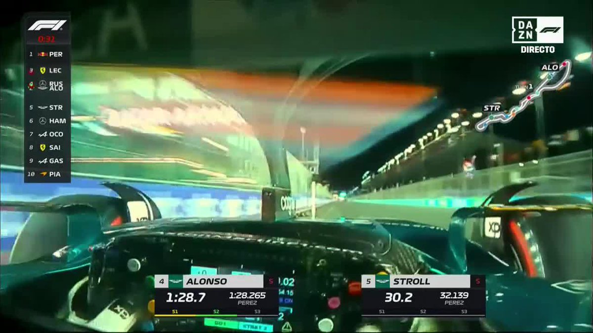 ยกLO HA HECHO! ยกLO HA VUELTO A HACER! ๐๐๐๐ FERNANDO ALONSO SALDRร EN PRIMERA FILA POR DETRรS DE CHECO PรREZ ยกEsto es una locura! #SaudiDAZNF1 ๐ธ๐ฆ