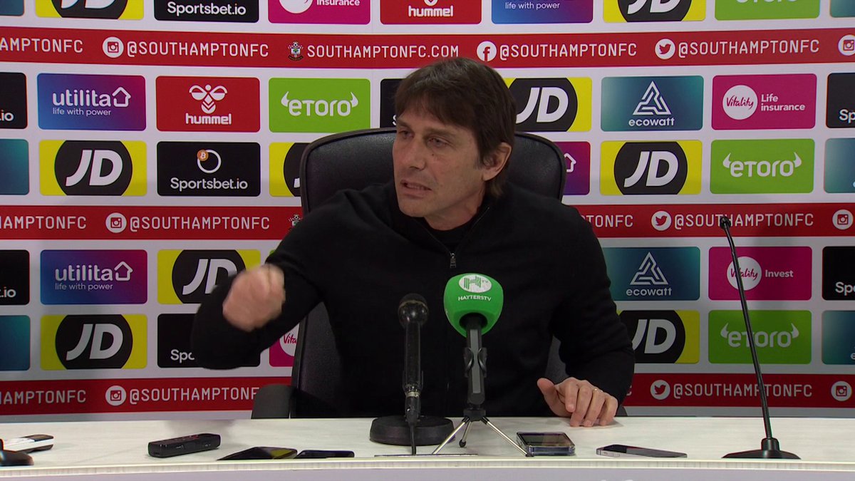 🗣️ “They're used to it here. Don't play for something important. They don't want to play under pressure or under stress. Tottenham's story is this. 20 years there is the owner & they never won something. Why?” Antonio Conte is absolutely FUMING in his post match presser 😤