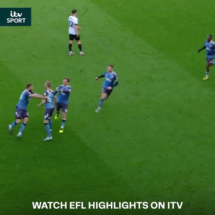 An absolute rocket for Fleetwood Town Football Club 🚀🤯 This will go down as an own goal but Jayden Stockley we see you 👏 Watch our EFL highlights show on ITV4 at 9pm ⏰