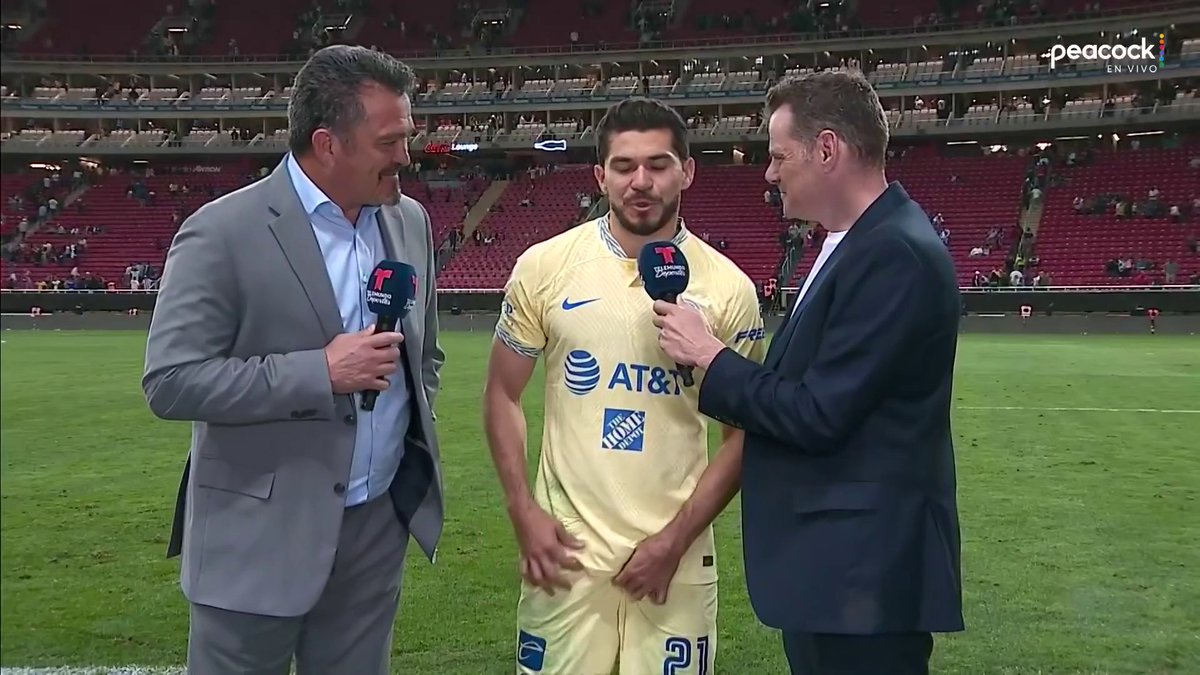 🗣️ “Que sigan buscando quien se las pague” 🎙️HENRY MARTIN platicó después del #ClasicoDeMexico con Miguel Gurwitz 🍿 y Carlos Hermosillo sobre la gran actuación del Club América en casa de Chivas. 👀 Y también le respondió al ‘Pocho’ Guzmán #ChivasenTelemundo