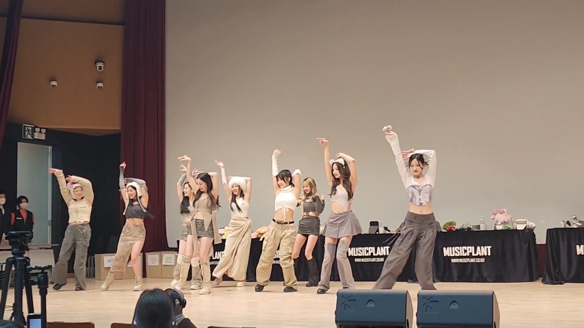 TWICE DID OT9 VERSION OF NAYEON'S POP OMG