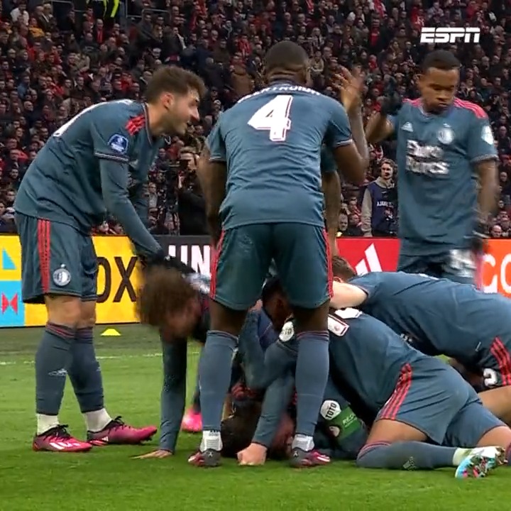 Lutsharel Geertruida bezorgt Feyenoord Rotterdam een cruciale zege in De Klassieker! 🌟 #ajafey