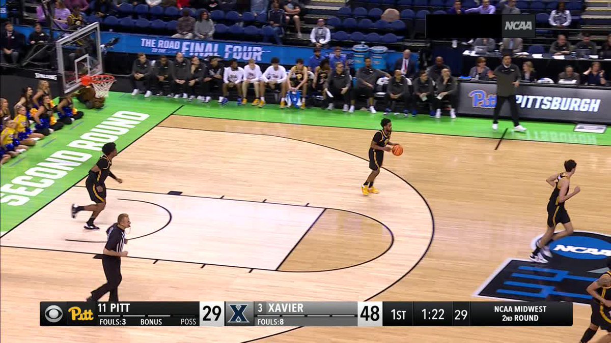 KUNKEL CAN'T MISS 🤯 HE'S 5/5 FROM DEEP 🎯 #MarchMadness Xavier Basketball