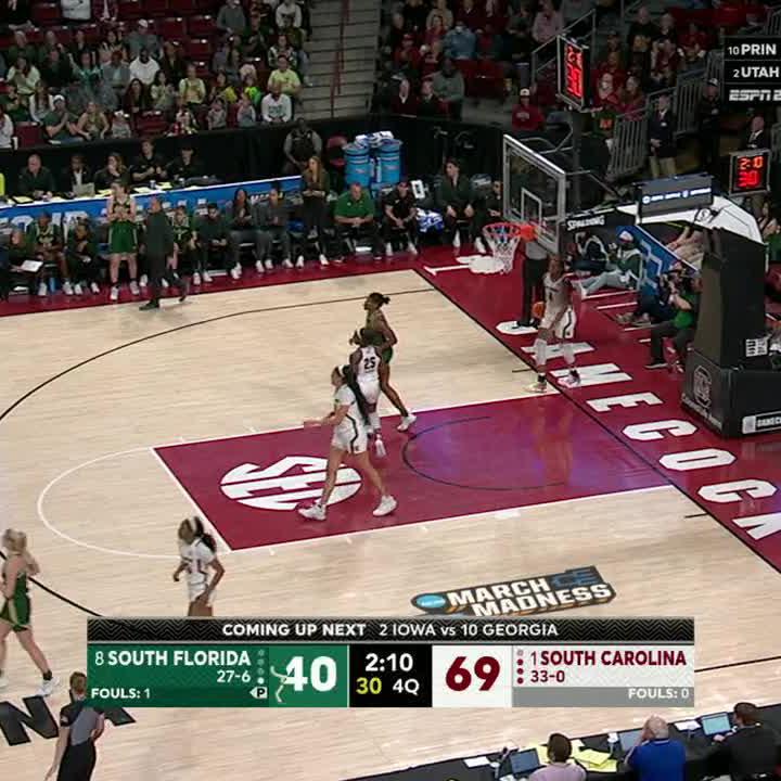 A standing ovation for South Carolina Women's Basketball seniors in their final game in Columbia 🙌
