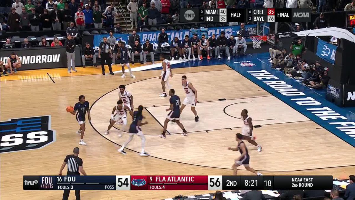 FDU doesn't have a band, so the University of Dayton's band stepped up to help cheer on the Knights ⚔️